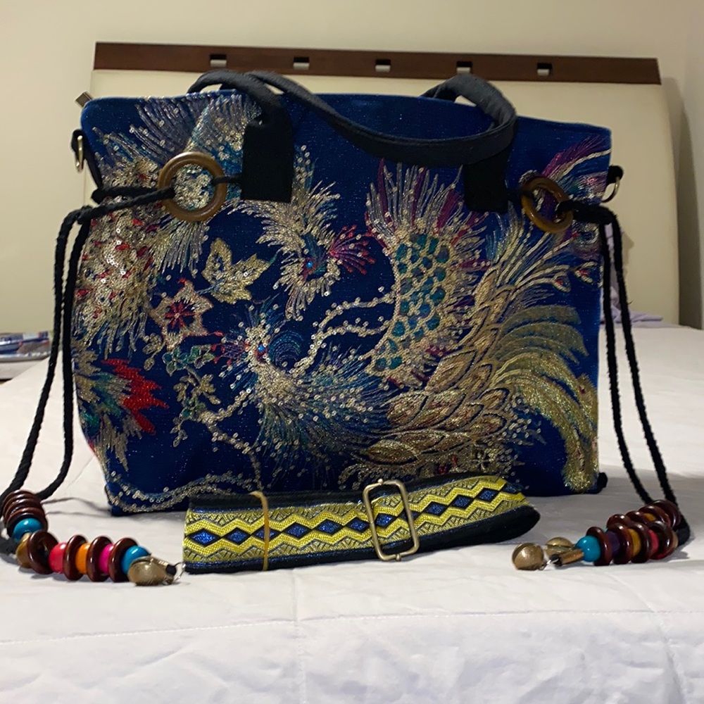 🎁 NEW 🦚Peacock🦚 Sequin Sparkle Stich Tote Bag - Tastles have jingle bells